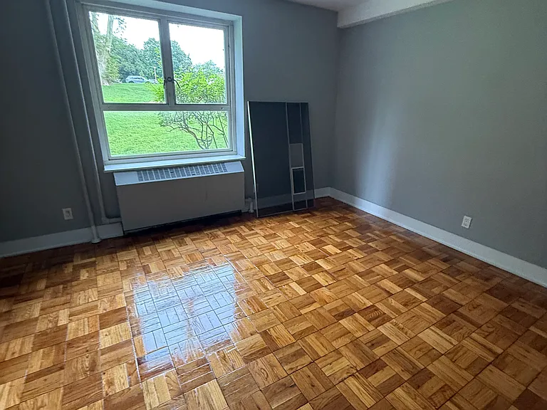 196-15 65th Cres #3C — Photo 6