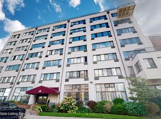 10 Bay Street Lndg APT 3L, Staten Island, NY 10301