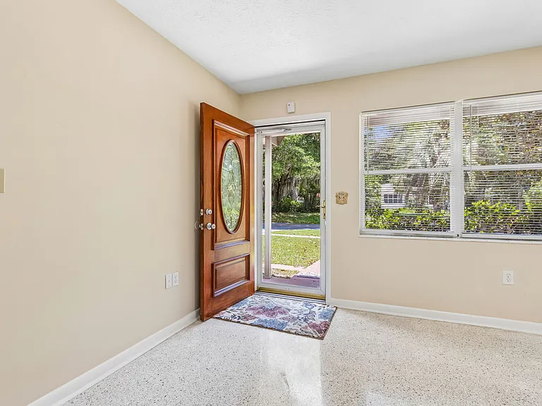 2406 Husson Ave — Photo 2