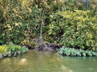 26 N Lakeside Dr, Lacygne, KS 66040