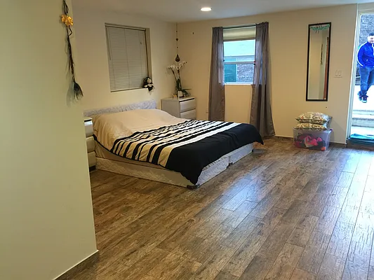 Rented by Signature Spaces NYC Corp | media 34