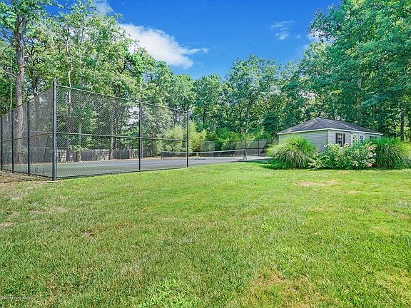 4th image of 80 Newington Ln