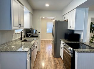 1800 Lake Shore Ct, Fort Worth, TX 76103