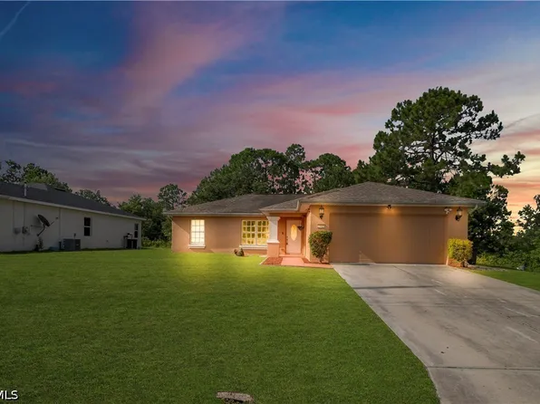 2707 42nd St W, Lehigh Acres, FL 33971