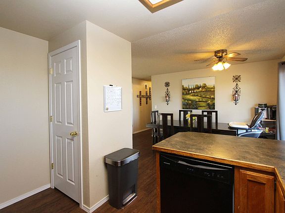 5th image of 1519 E Park Ln