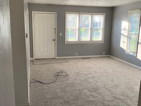 4th image of 226 N Birchwood Dr