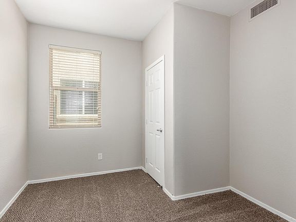 5th image of 18129 W Sunnyslope Ln