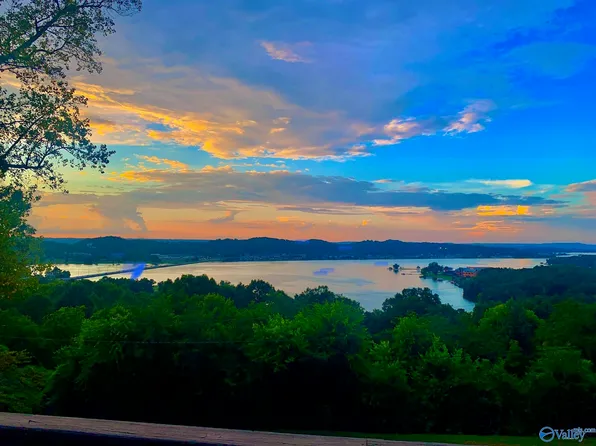 3018 Woodvue Rd, Guntersville, AL 35976