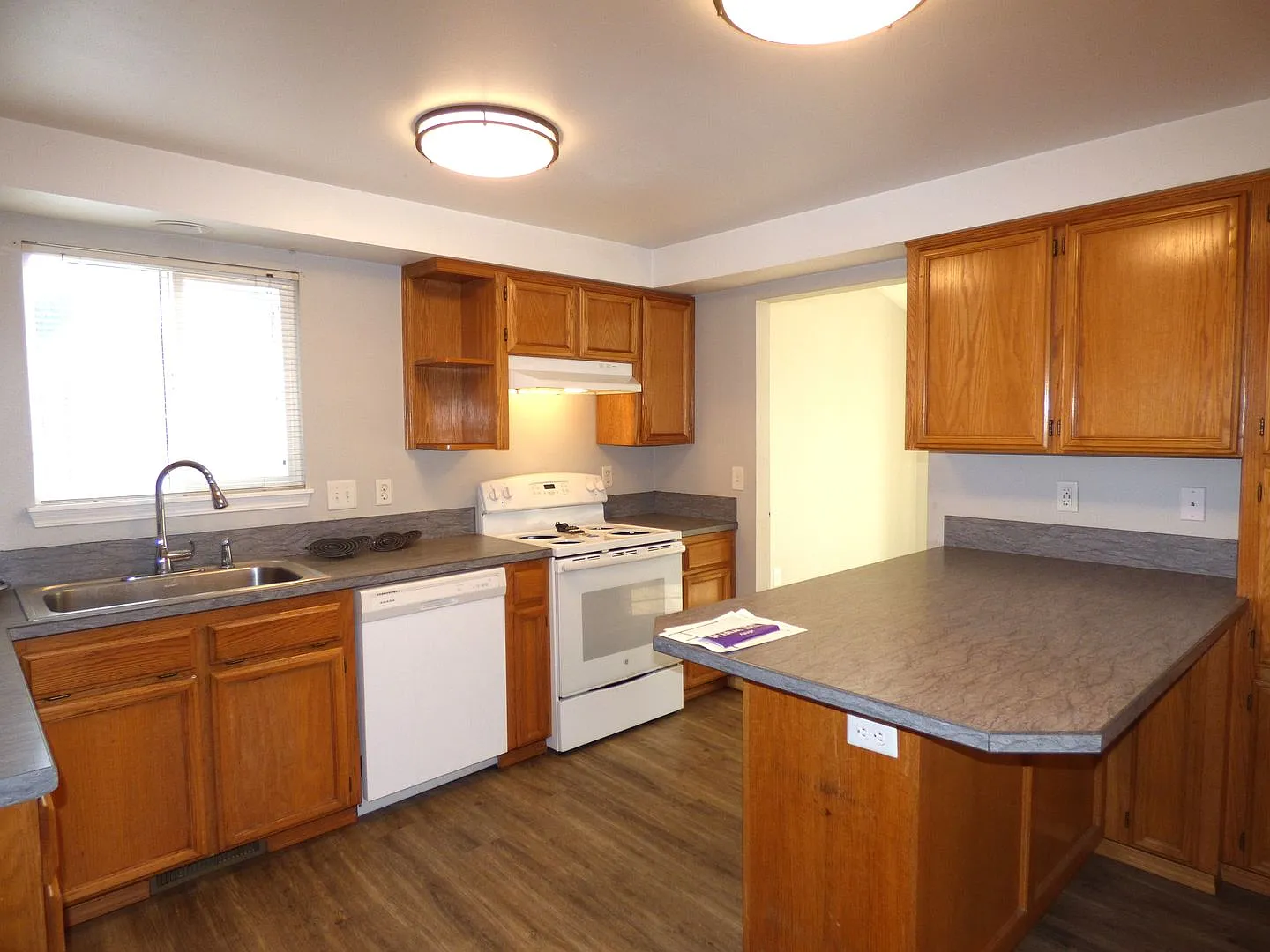 3 bed 2 Bath - Single Level home — Photo 3