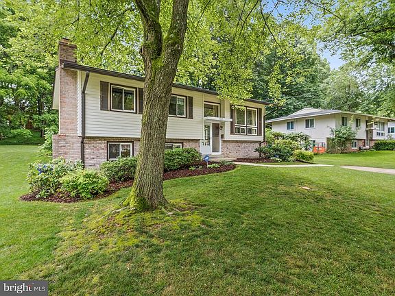 3rd image of 13609 Arctic Ave