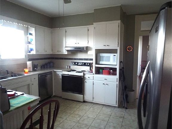 4th image of 304 Jamestown St