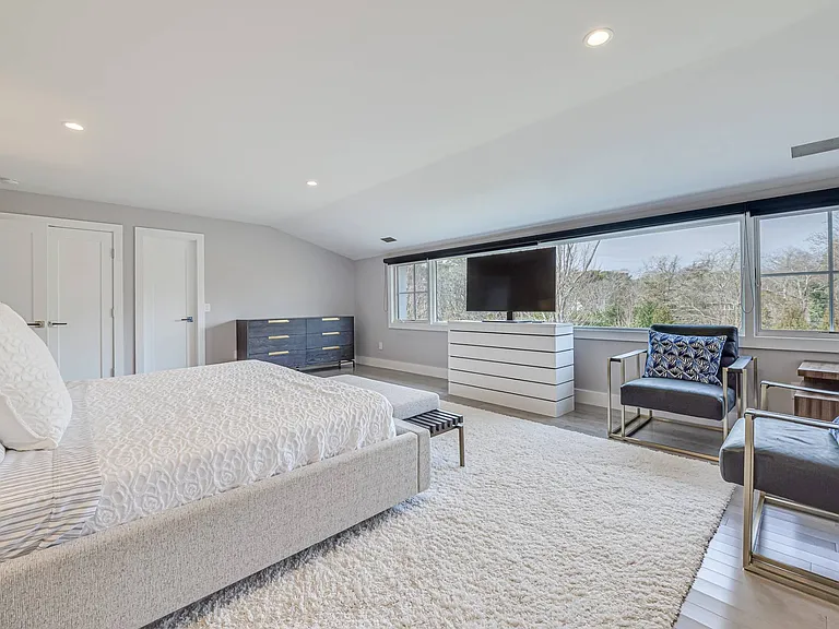 14 Atterbury Rd — Photo 12