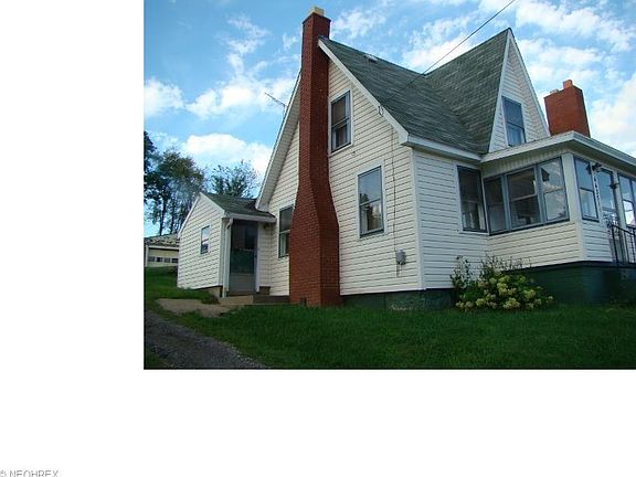 2nd image of 44351 Main St
