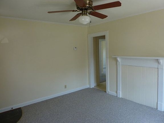 3rd image of 1025 Askin St