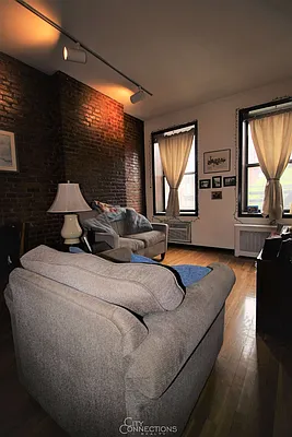 Rented by City Connections Realty | media 5