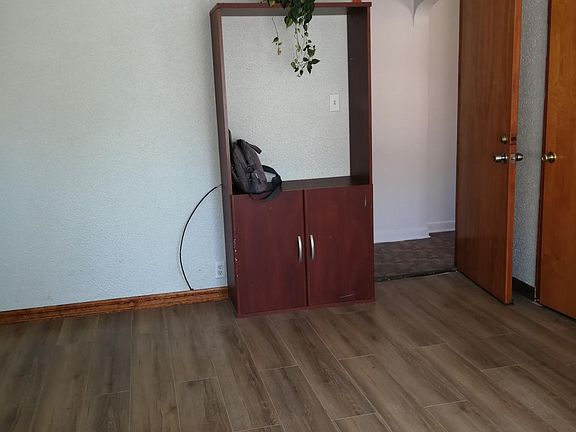 2nd image of 834 Peoria St #1