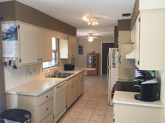 4th image of 2700 Forest Dr