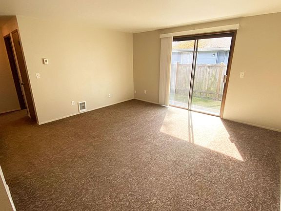 3rd image of 8022 47th Ave NE