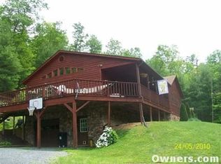 753 Creekside Dr, Hot Springs, VA 24445