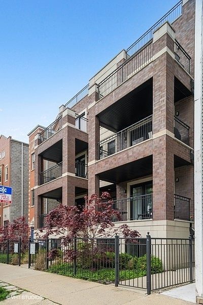 1st image of 3324 N Damen Ave APT 1N