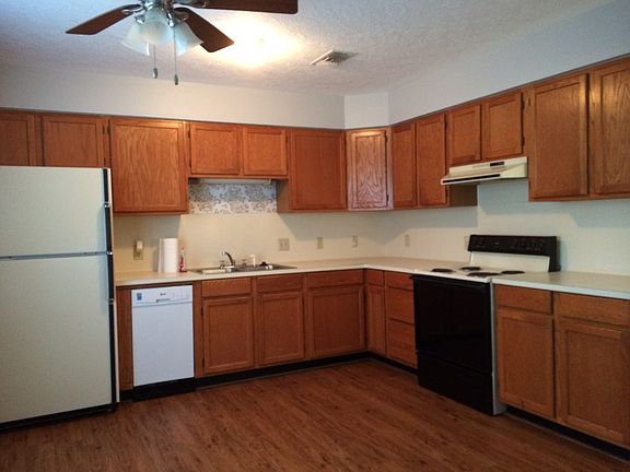 2nd image of 1805 Cheryl Dr