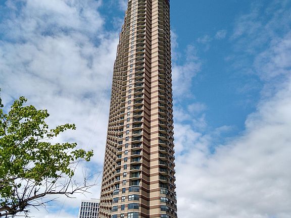 2nd image of 3660 N Lake Shore Dr APT 1210