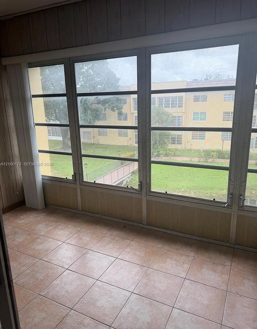 Bermuda Club Eight Condo — Photo 1