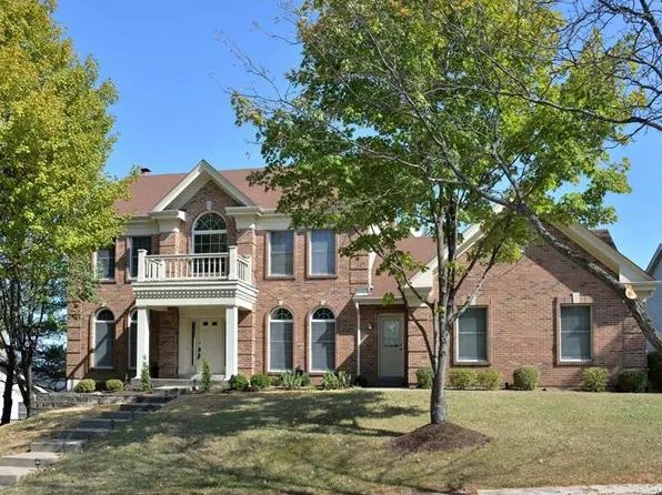 976 Burgundy Ln, Ballwin, MO 63011