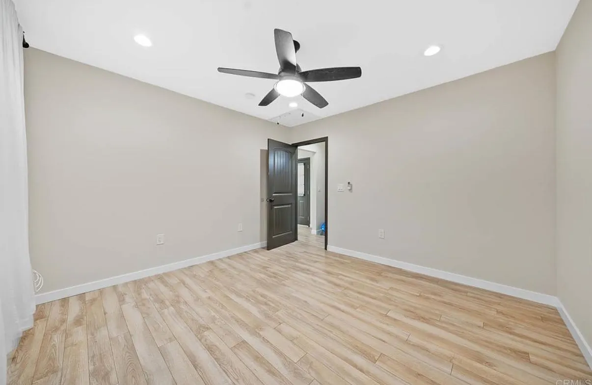 809 Merlin Dr — Photo 3