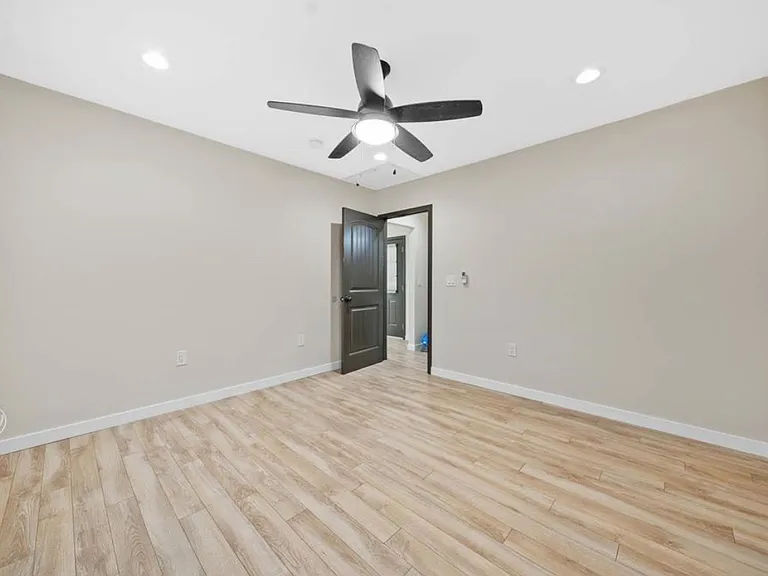 809 Merlin Dr — Photo 3