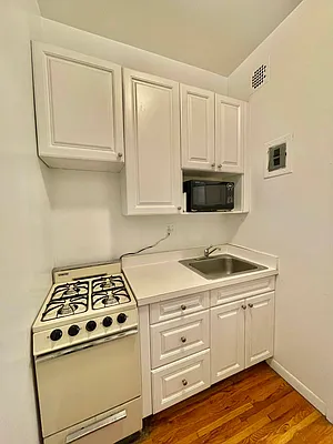 Rented by CitySites Real Estate Group | media 10