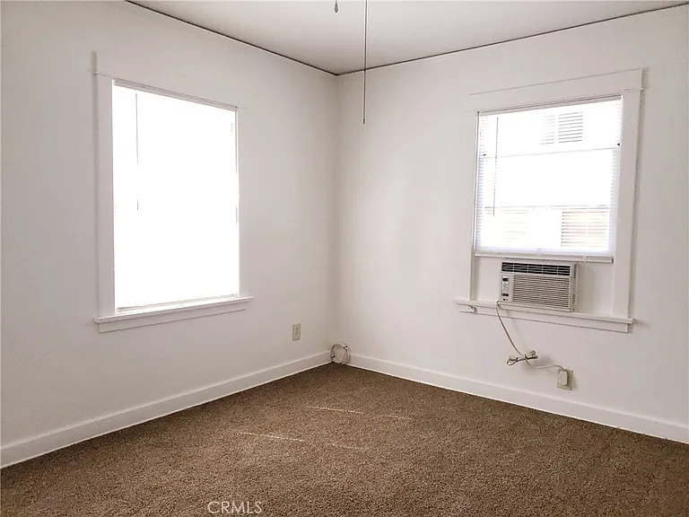 4256 11th St — Photo 2