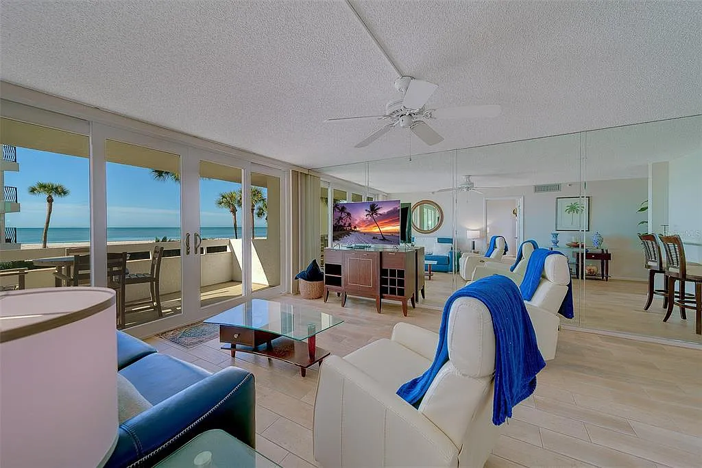 2 bed, 2.0 bath, 1165 sqft, $3,500 — Photo 2