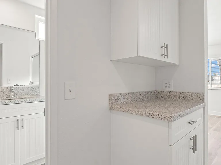 921-933 Seacoast Drive — Photo 17