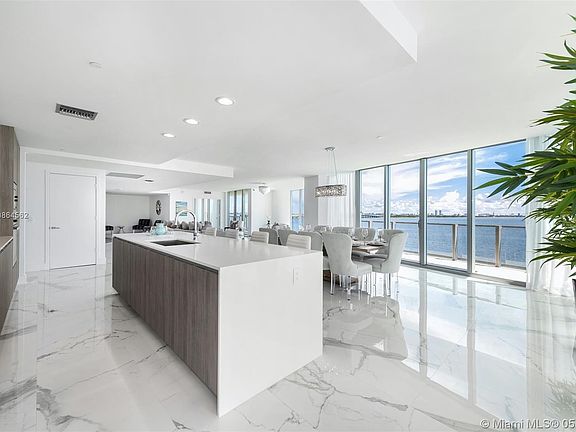 4th image of 2900 NE 7th Ave #Bh407