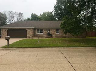 6747 Northfield Dr, Evansville, IN 47711