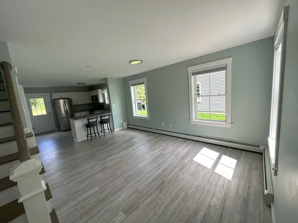 8 Sedona Dr #B, Gorham, ME 04038