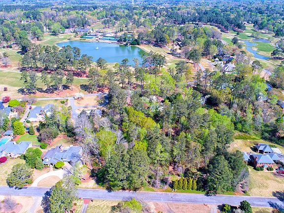 2nd image of 129 Fairway Dr
