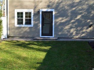 233 Mooney Pond Rd, Selden, NY 11784