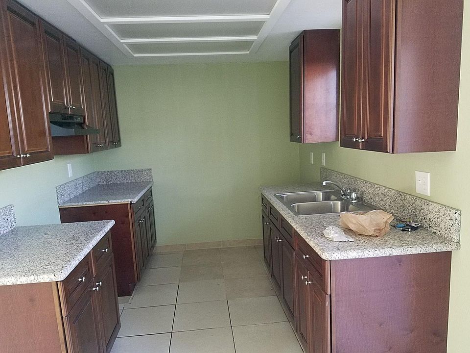 2nd image of 1545 Plaza Del Amo #0