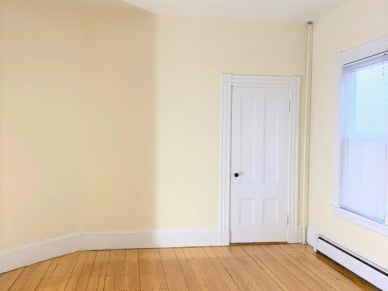 547 Broadway #2 — Photo 3