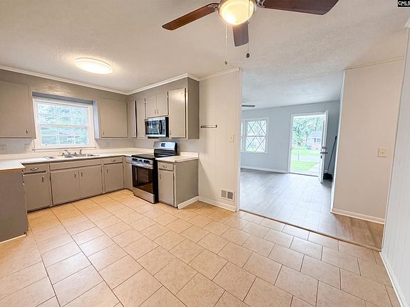 2nd image of 320 Redwood Ct
