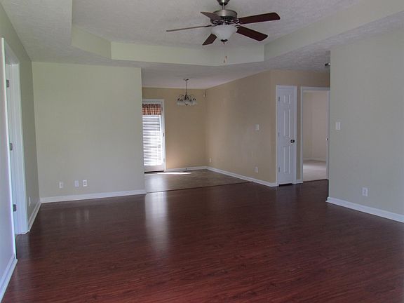 2nd image of 148 W Regent Dr