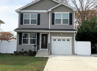 840 County Line Rd, Amityville, NY 11701