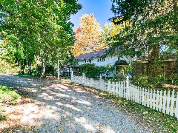 6267 Chestnut St, Concord Township, OH 44077