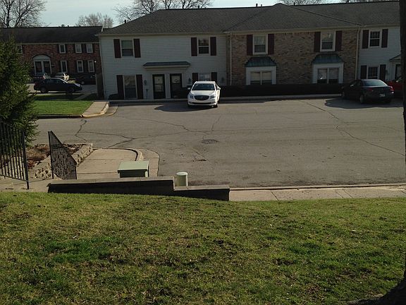 3rd image of 2437 Abbington Dr SE