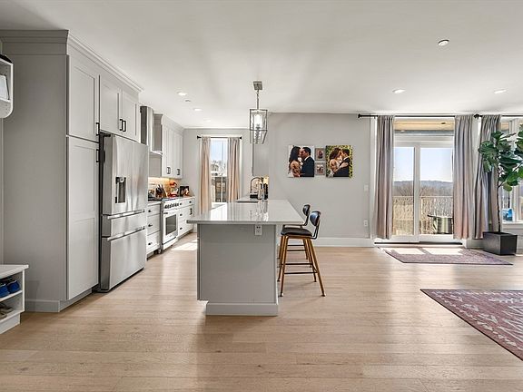 2nd image of 11 Oak Grove Ter #301