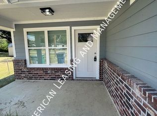 131 8th Ave #A, Nederland, TX 77627