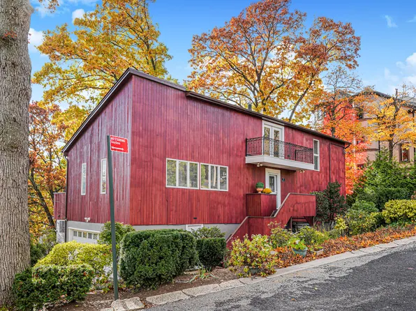 20 Signal Hill Road image 2 of 44