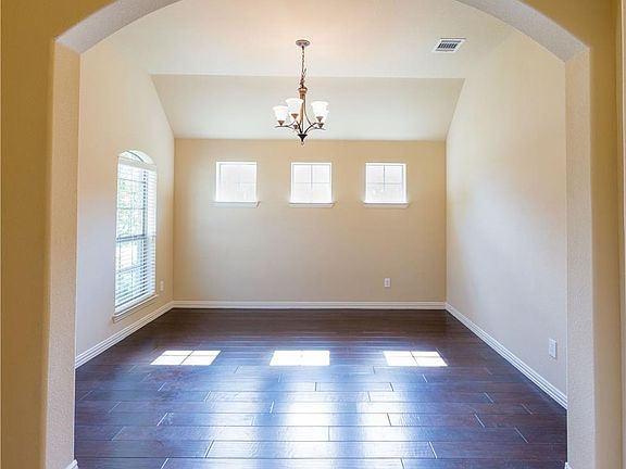 4th image of 11817 Yarmouth Ln